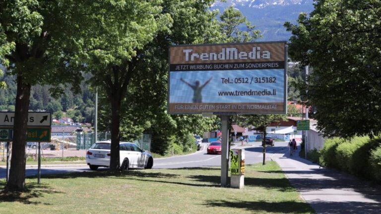 LED Werbetafel DEZ Einkaufszentrum – Dr. Ferdinand-Kogler-Straße